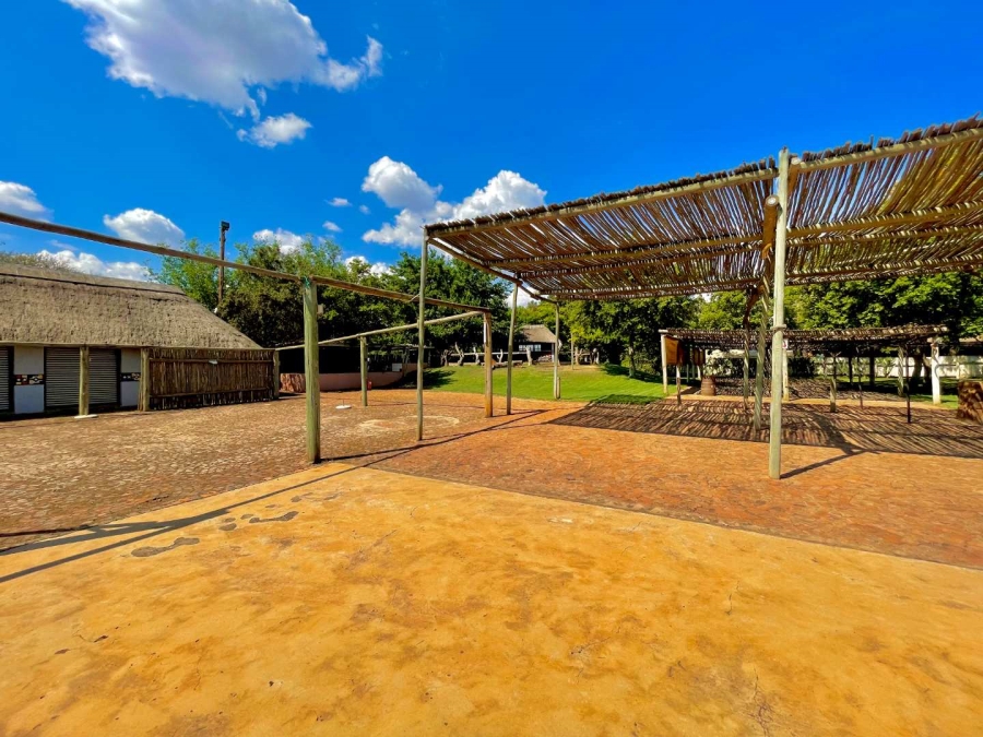 Commercial Property for Sale in Melodie North West